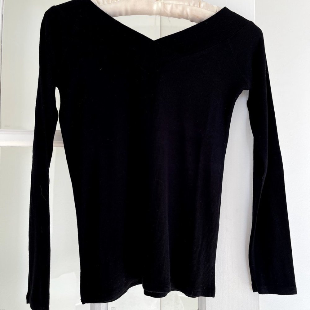 Off the shoulder black V- neck top